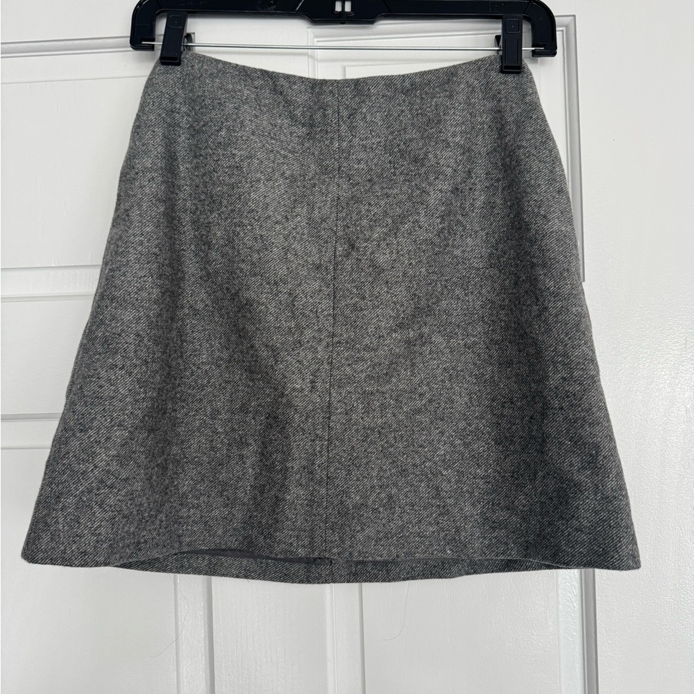Aritzia Wilfred Charcoal A-Line Skirt.
or versatile styling.  Perfect condition